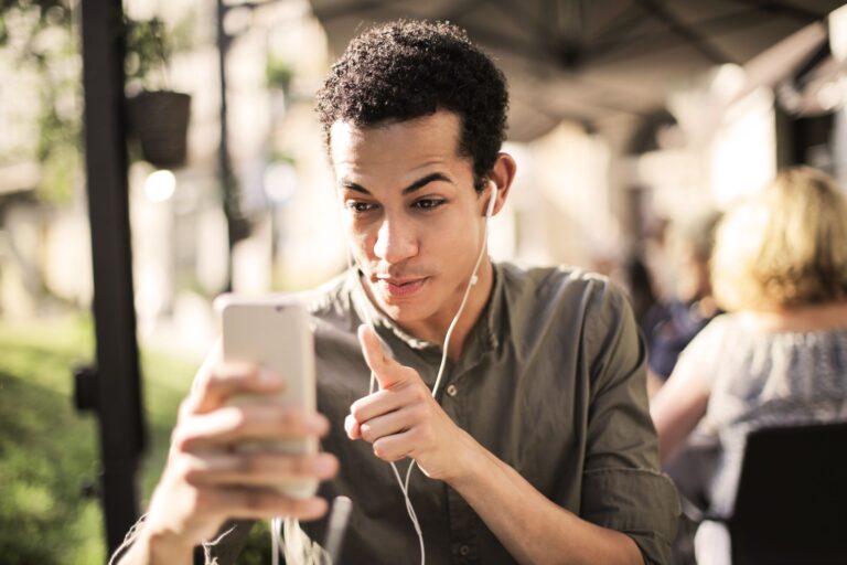 Comment la 5G et l’IoT transforment-ils le marketing mobile ?